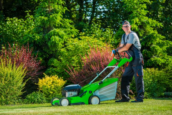 Yard Work Service in Huntsville